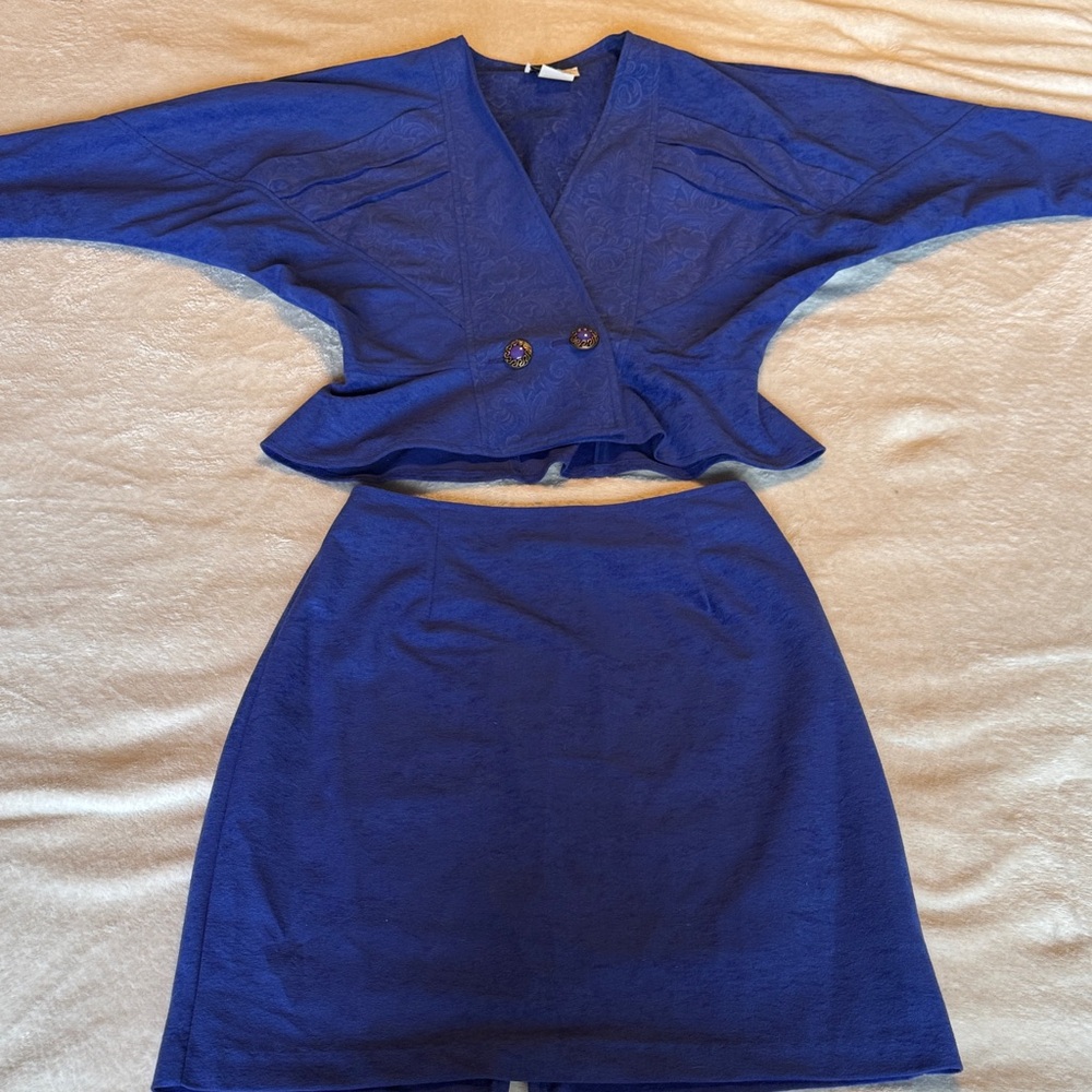 Chic Blue Skirt Set with Vibrant Color